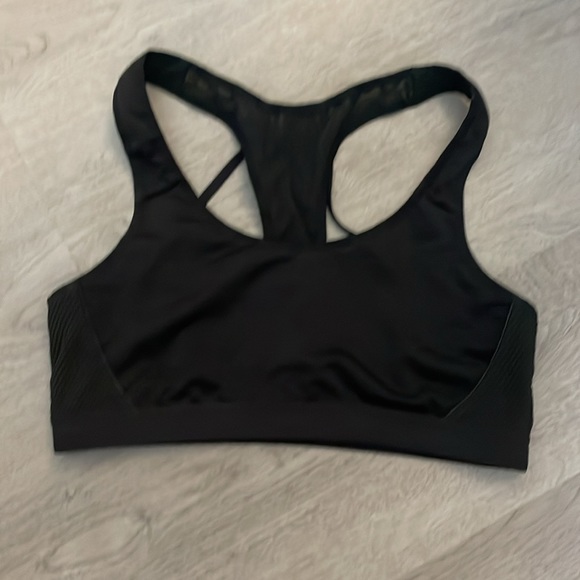 Size medium Reebok athletic bra - Picture 2 of 2